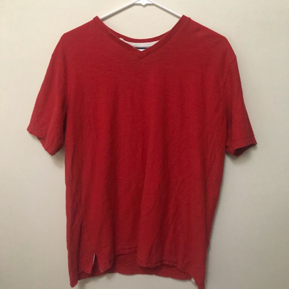 Red short sleeve tee